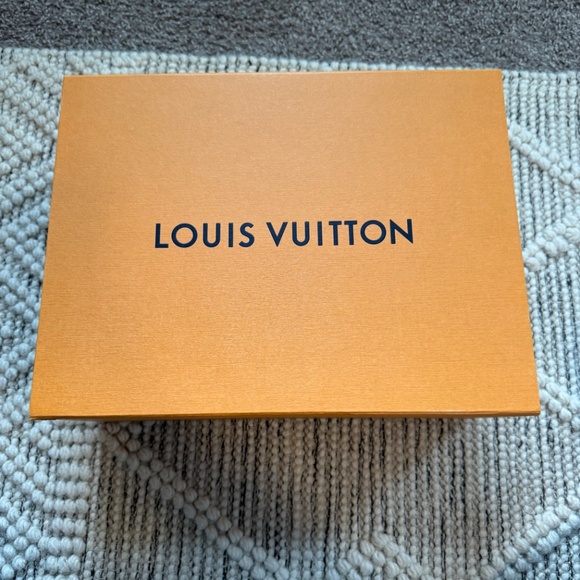 NEW RARE Louis Vuitton Black and Brown Classic Monogram Winter Gloves Mittens - Picture 10 of 11